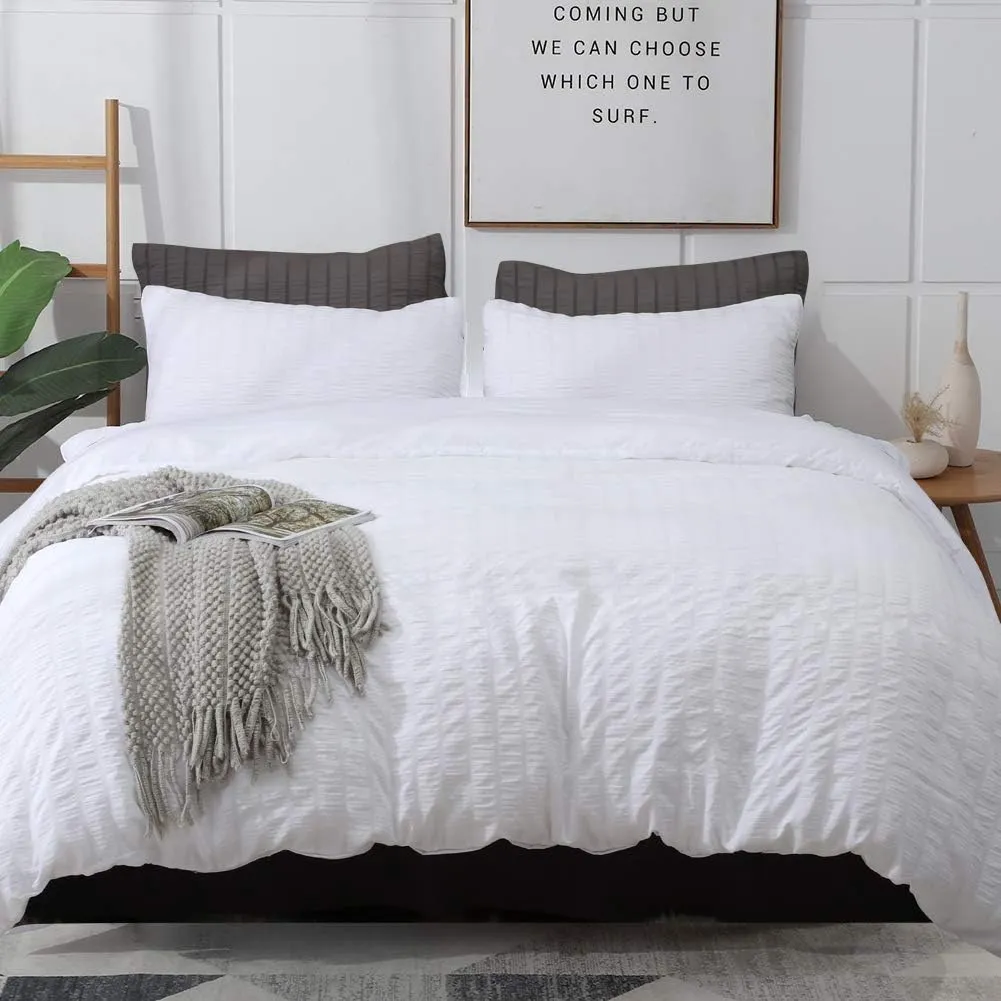 AveLom White Duvet Cover Queen (90 x 90 Inches)， 3 Pieces (1 Duvet Cover   2 Pillow Cases) Stripe Zipper Closure Corner Ties Soft Washed Microfiber Duvet Cover for Men, Women
