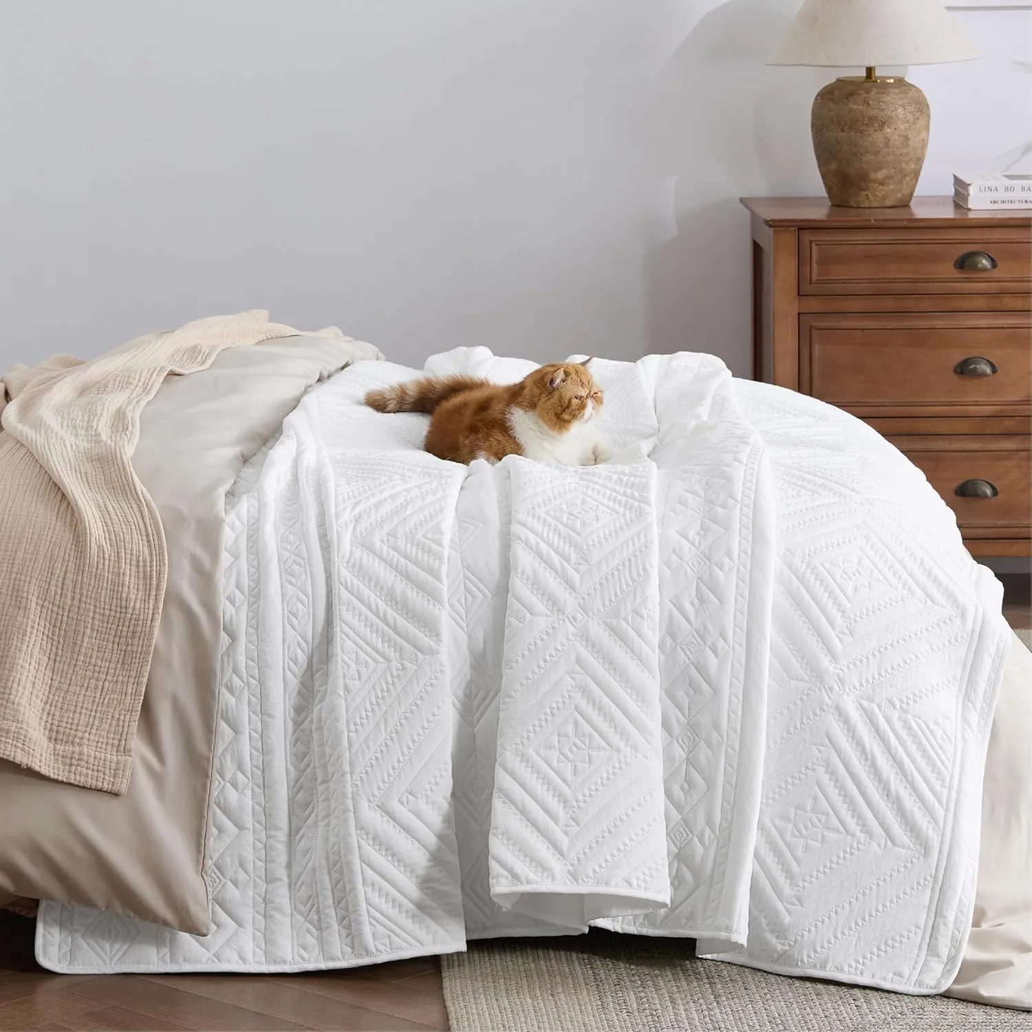 Bedsure Boho Quilt King Size - Lightweight Soft Bedspread Coverlet for All Seasons, Farmhouse Geometric Stitched Pattern Bedding Set with 2 Pillow Shams, White, 106x96 inches