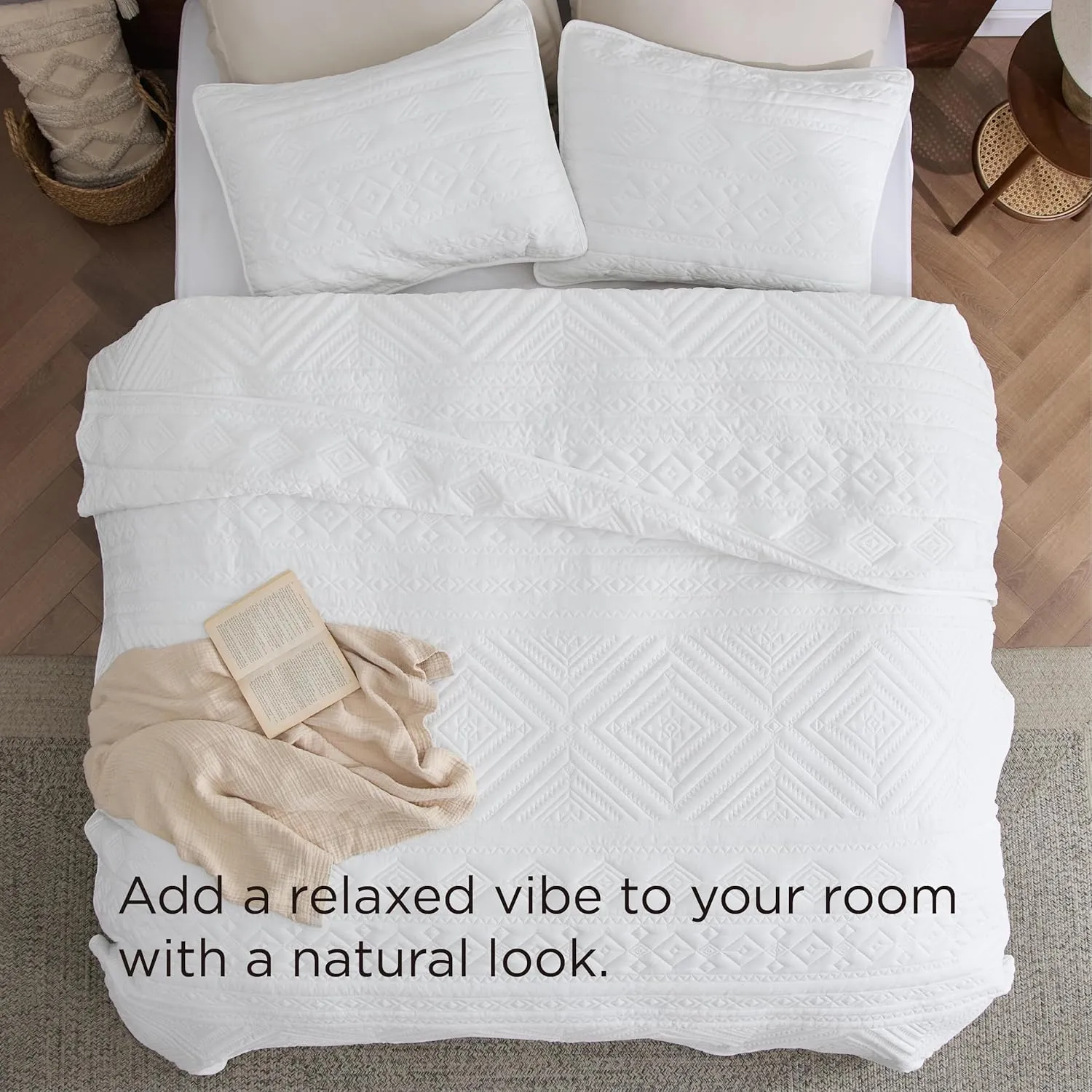 Bedsure Boho Quilt King Size - Lightweight Soft Bedspread Coverlet for All Seasons, Farmhouse Geometric Stitched Pattern Bedding Set with 2 Pillow Shams, White, 106x96 inches