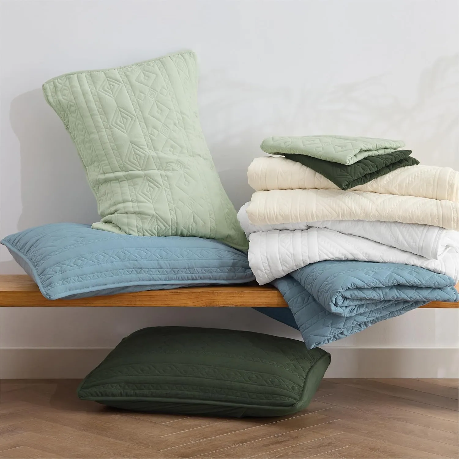 Bedsure Boho Quilt King Size - Lightweight Soft Bedspread Coverlet for All Seasons, Farmhouse Geometric Stitched Pattern Bedding Set with 2 Pillow Shams, White, 106x96 inches