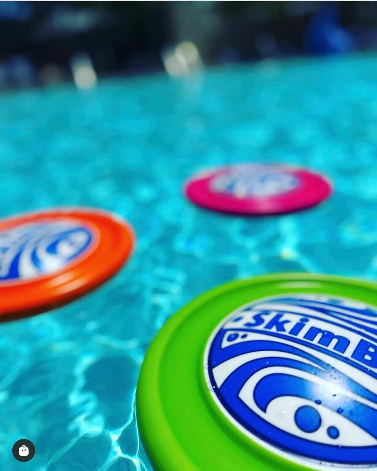 Disc – Skipping Water Toy for Spring & Summer | Skips, Skims, Slides & Jumps | Ultimate Fun for Pools, Beaches & Backyards | All-Ages Outdoor Entertainment (Green)