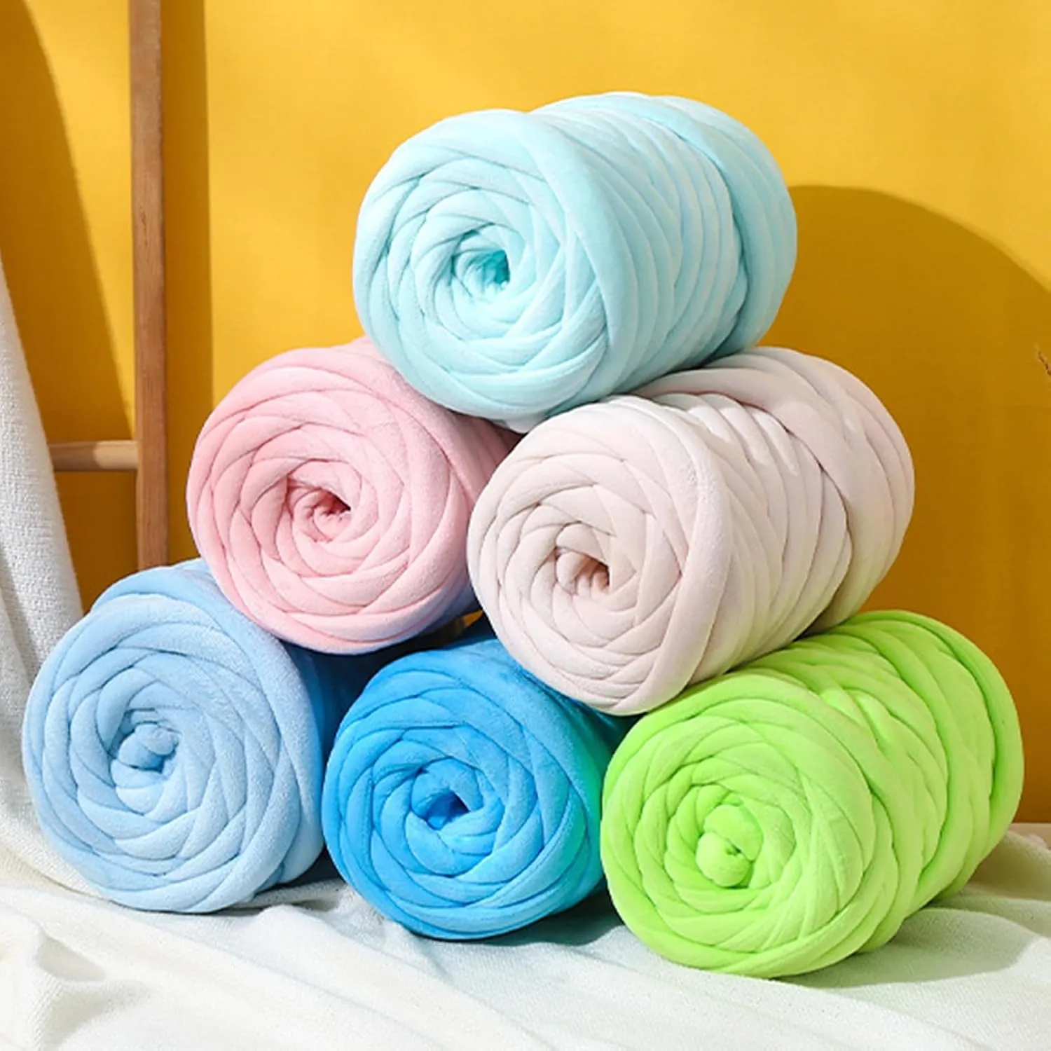 JeogYong Chunky Yarn for Hand Knitting, 0.55lb/10 Yards Arm Knitting Bulky Giant Tubular Yarn for Bags, Baskets, Pillows, Pet Nests, DIY Crafts (Cream White)