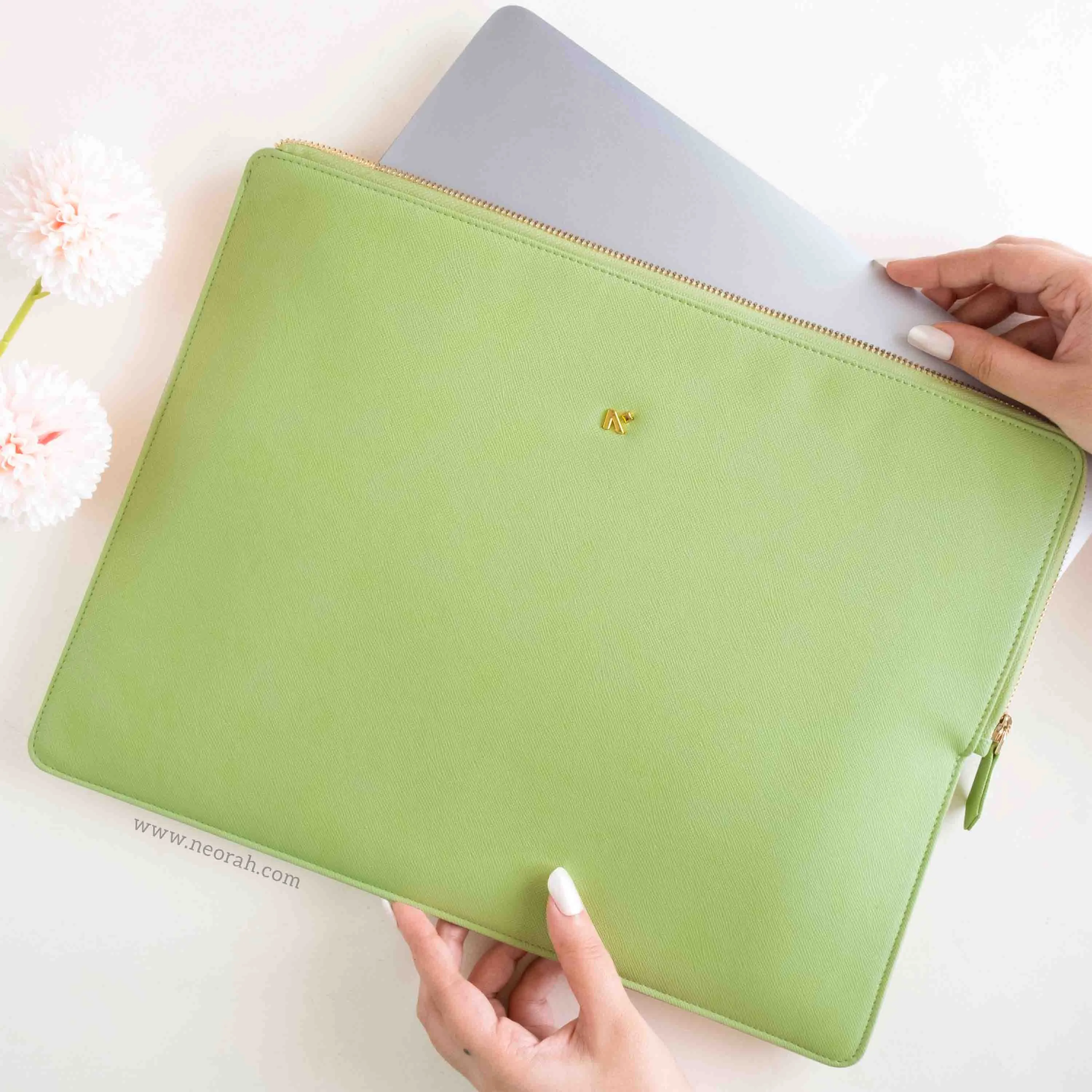 LAPTOP SLEEVE - ZIPPER CLOSURE