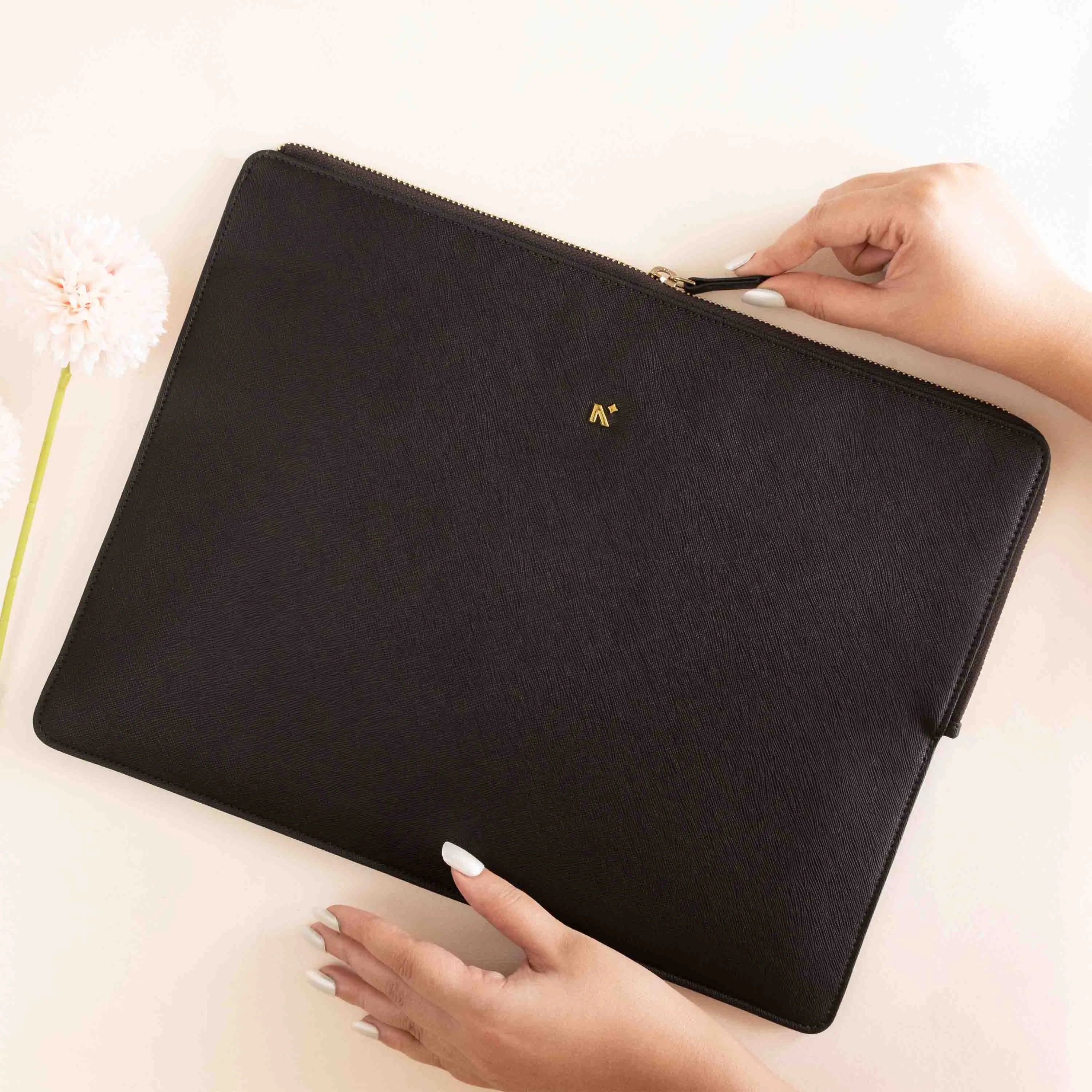 LAPTOP SLEEVE - ZIPPER CLOSURE