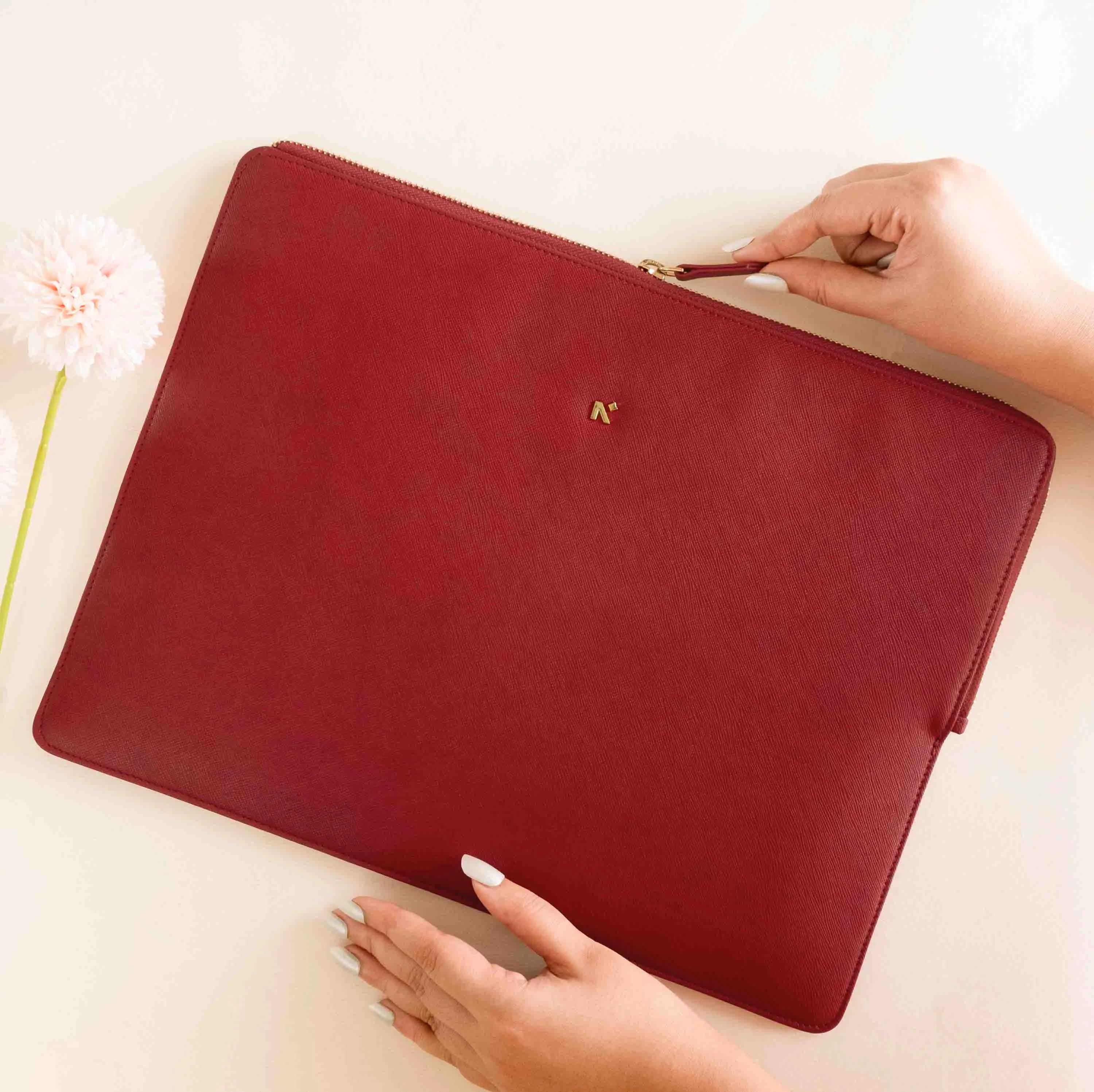 LAPTOP SLEEVE - ZIPPER CLOSURE