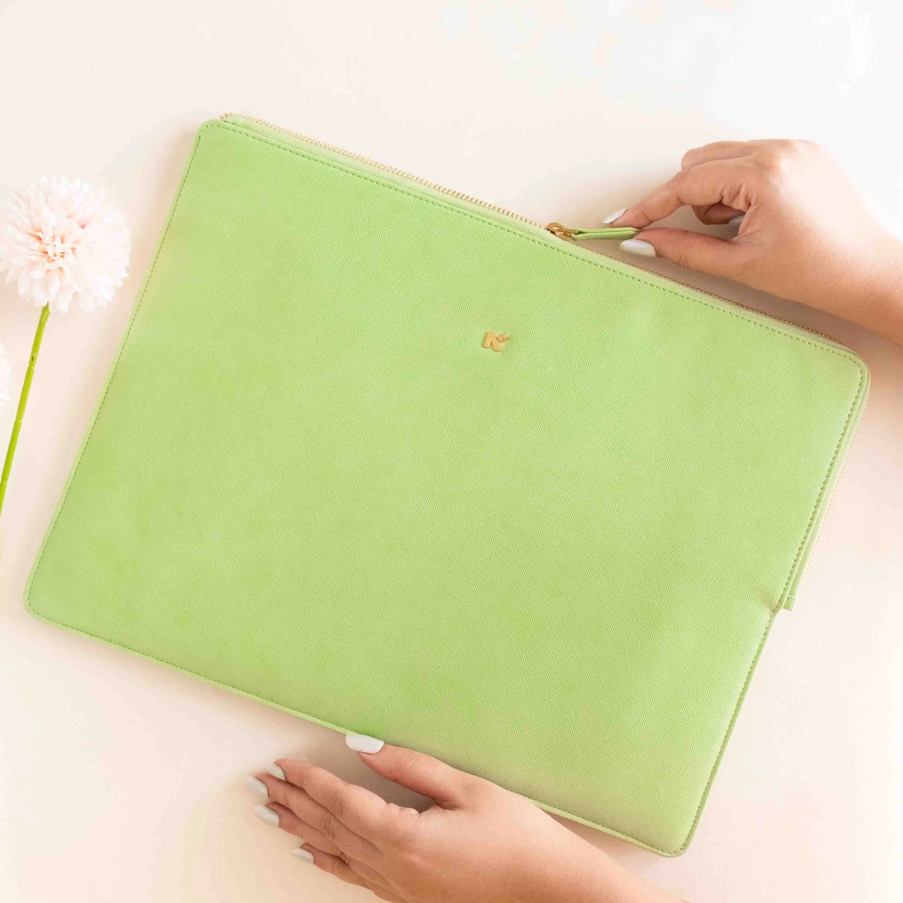 LAPTOP SLEEVE - ZIPPER CLOSURE