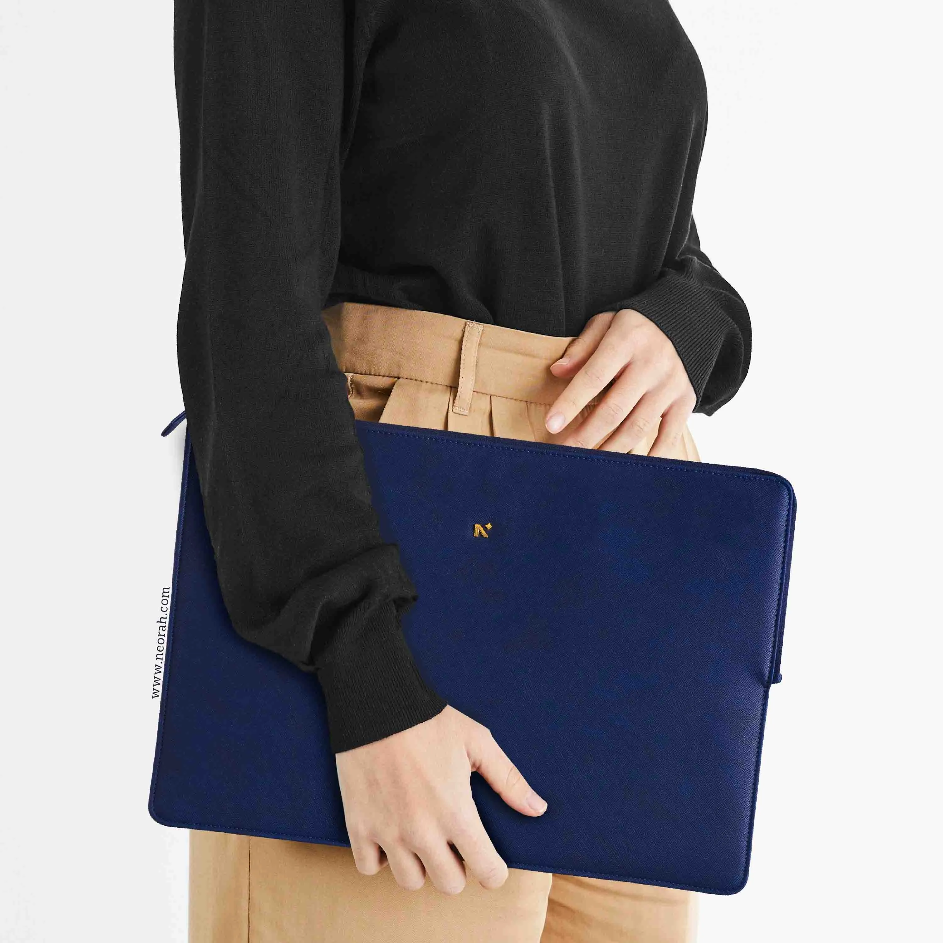 LAPTOP SLEEVE - ZIPPER CLOSURE