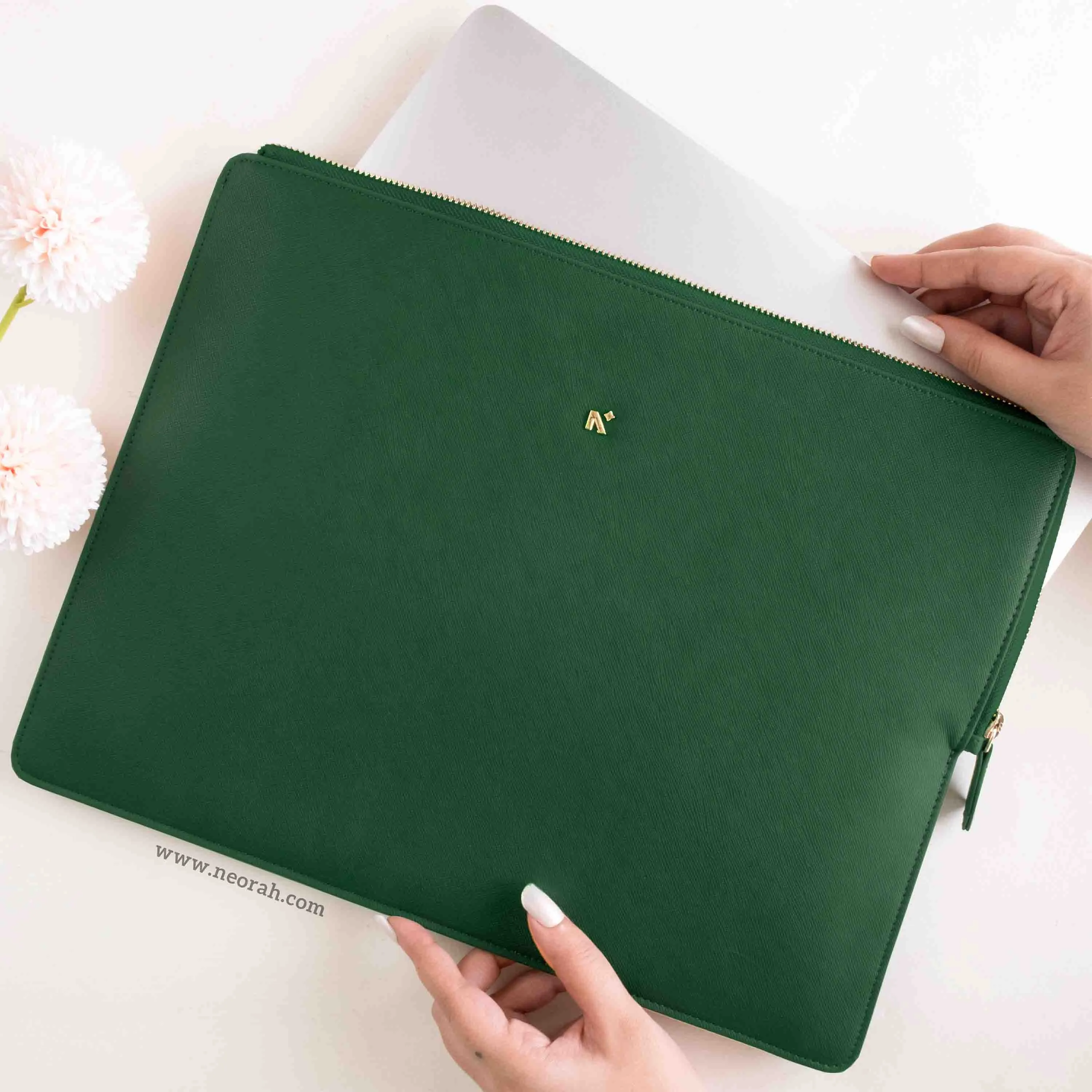 LAPTOP SLEEVE - ZIPPER CLOSURE