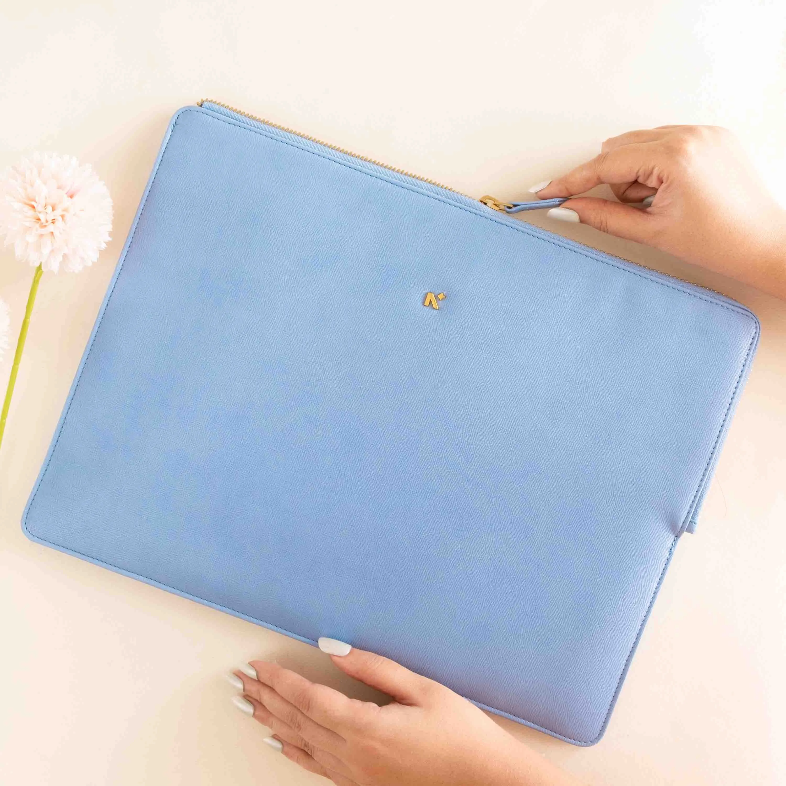 LAPTOP SLEEVE - ZIPPER CLOSURE