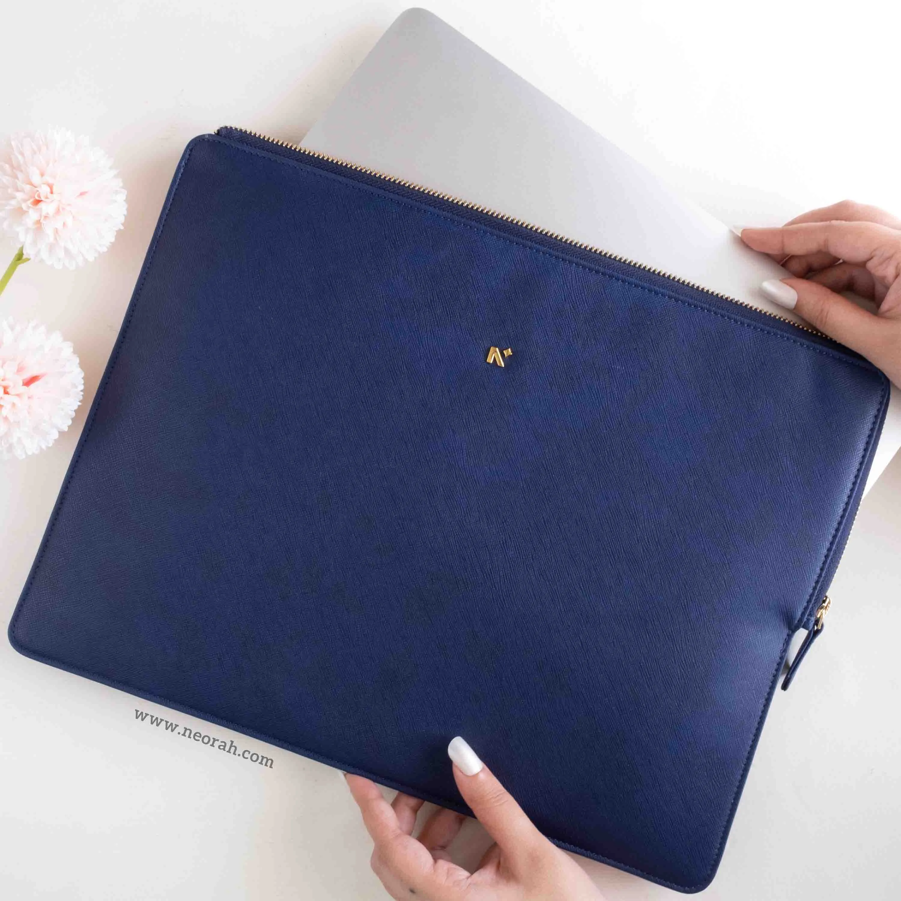 LAPTOP SLEEVE - ZIPPER CLOSURE