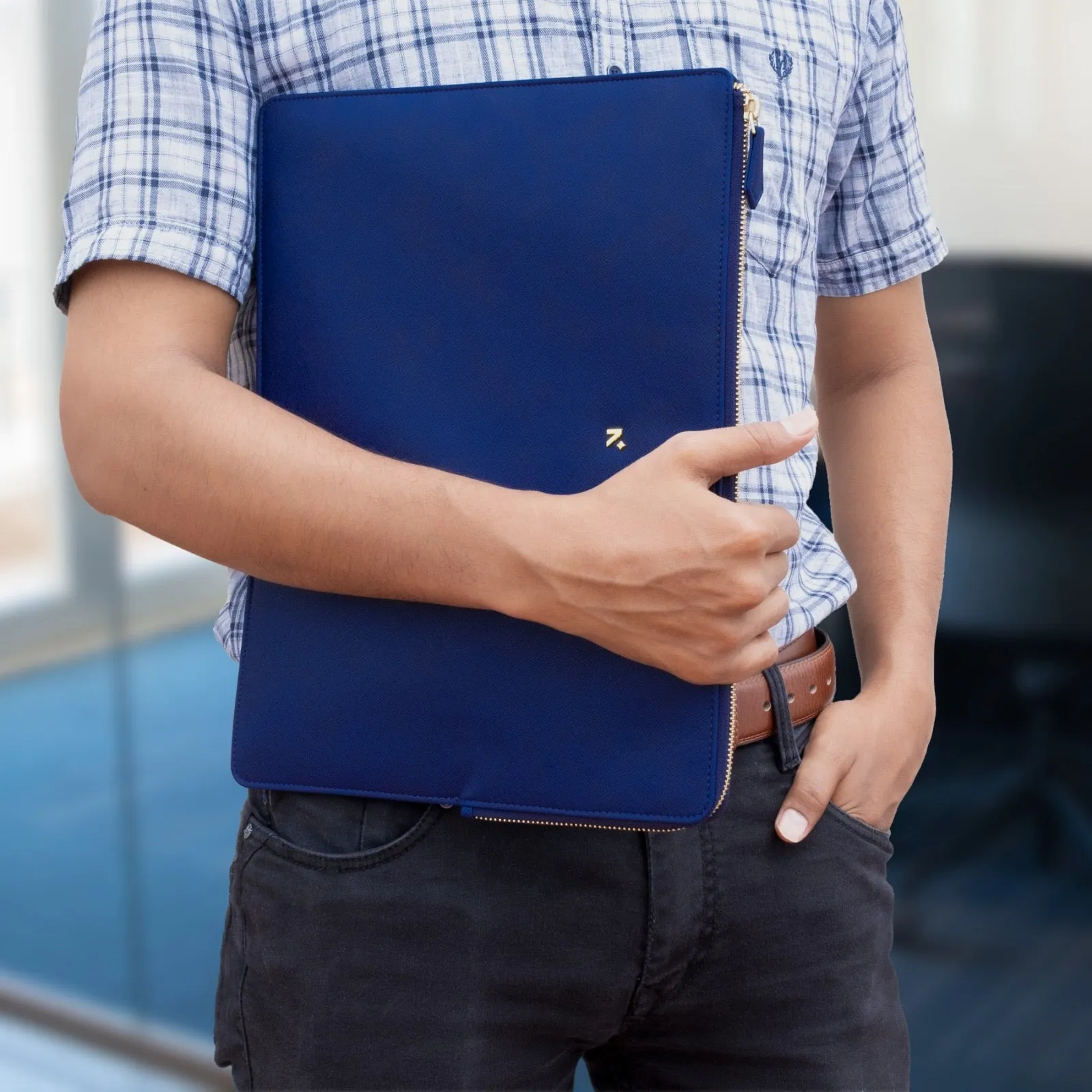 LAPTOP SLEEVE - ZIPPER CLOSURE