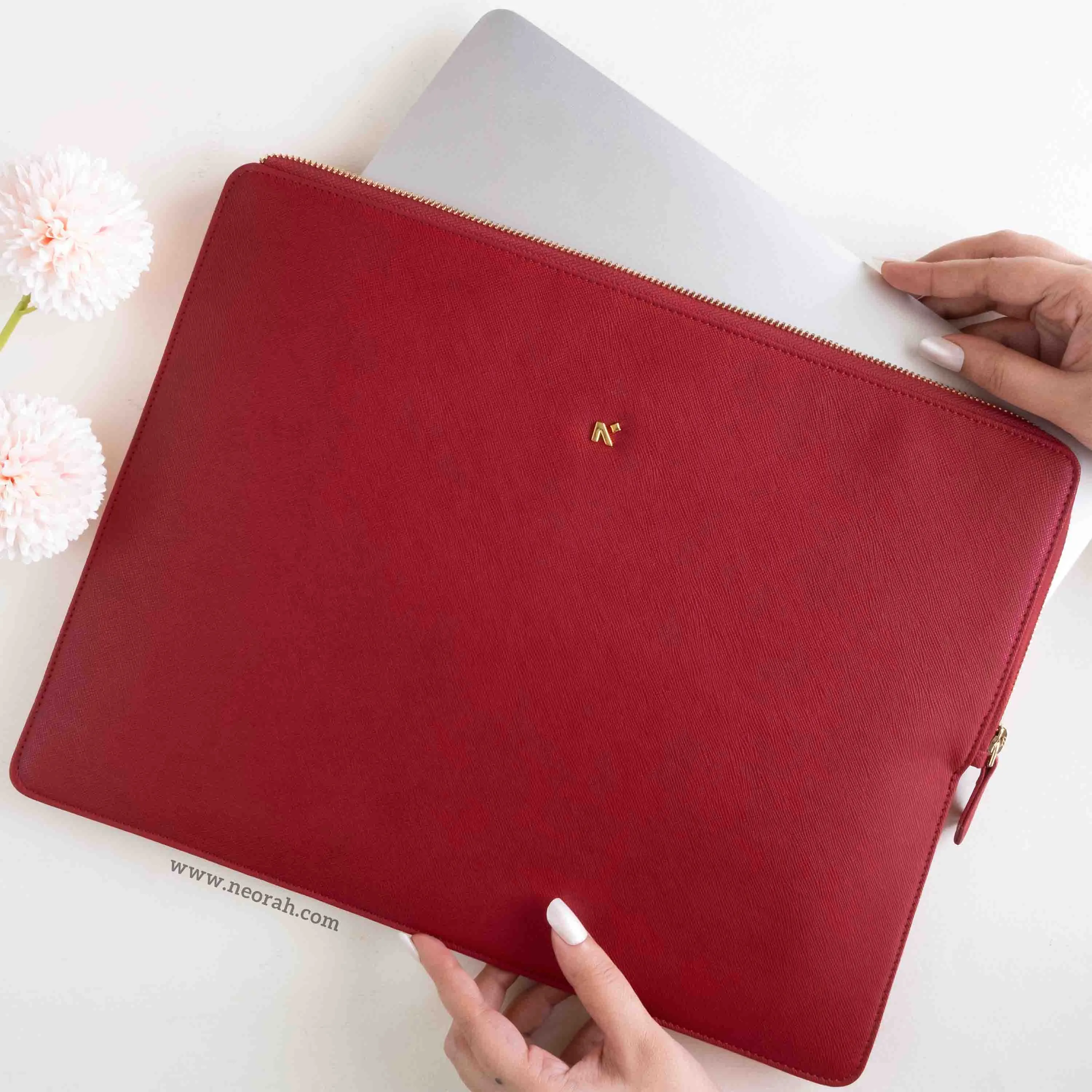 LAPTOP SLEEVE - ZIPPER CLOSURE