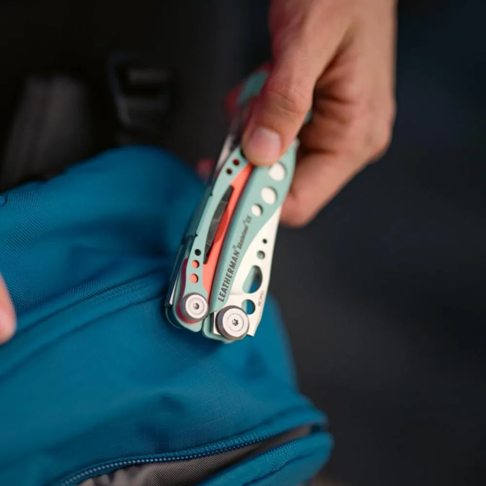 Leatherman 7 Tool Skeletool CX Lightweight Multi-Tool with Knife Blade Verdant