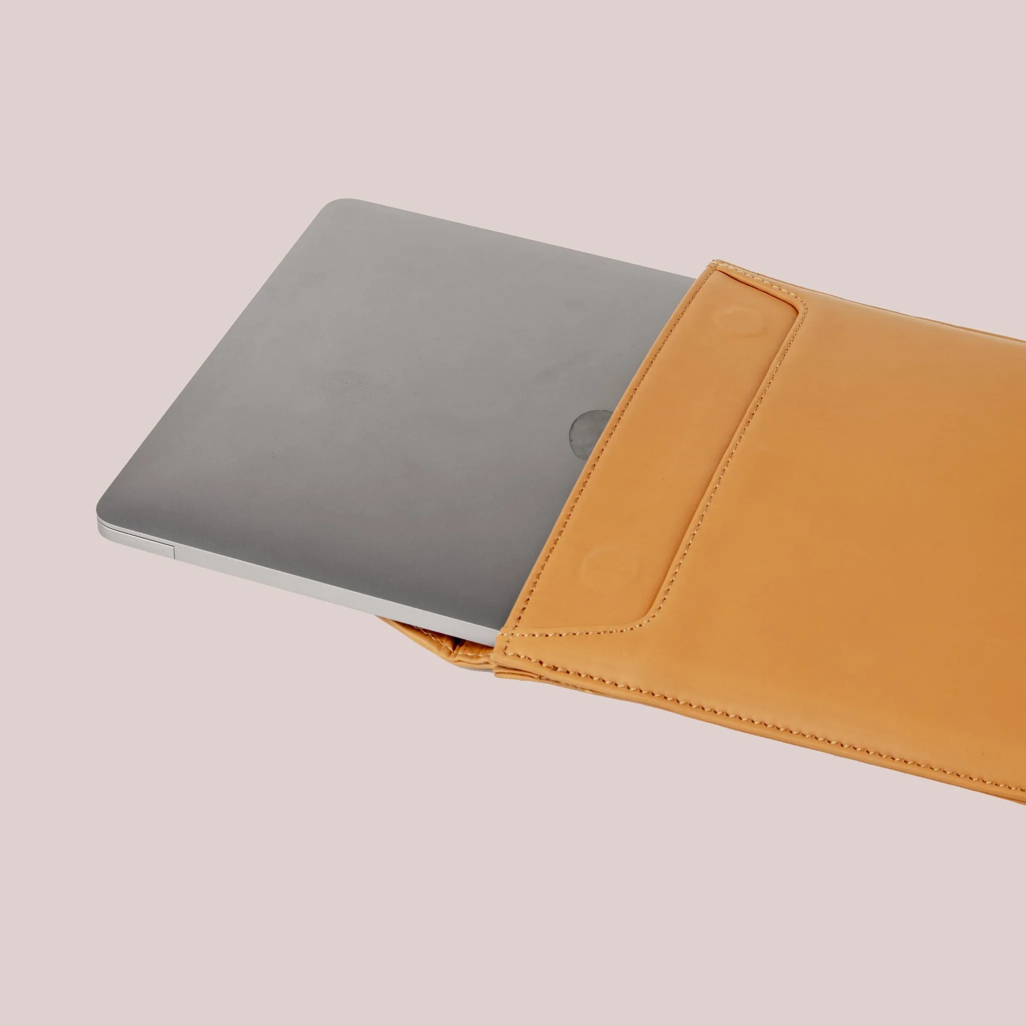 MacBook Pro 16 Note sleeve - Cognac