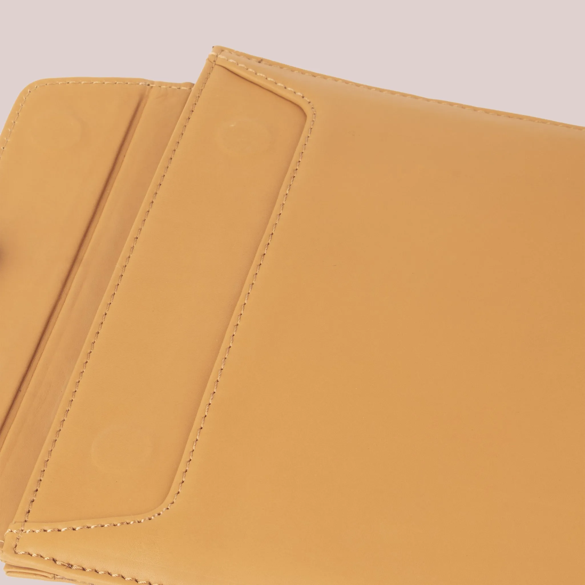 MacBook Pro 16 Note sleeve - Cognac