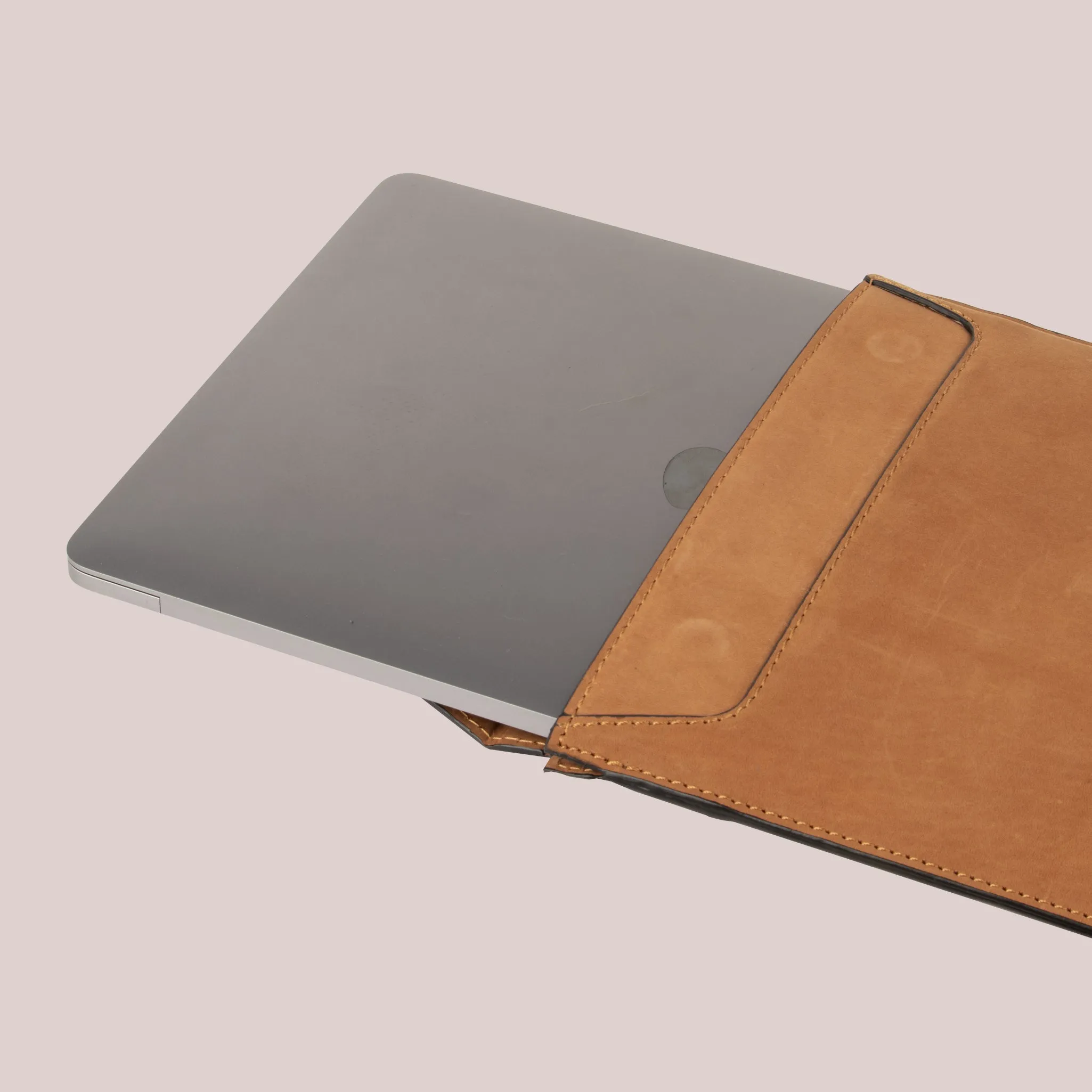 MacBook Pro 16 Note sleeve - Cognac