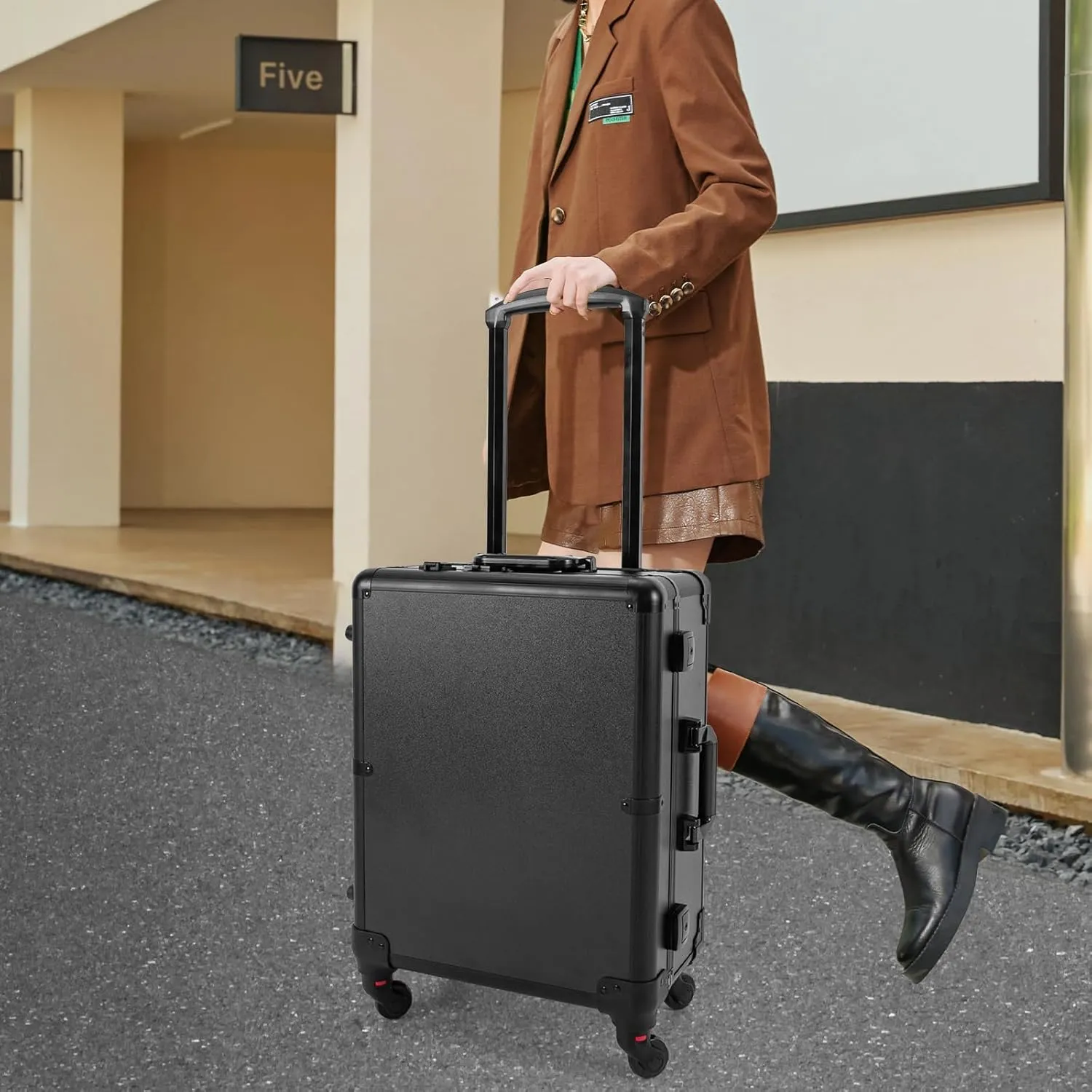 Rolling Makeup Train Case, 21'' Aluminum Trolley Makeup Train Case with LED Light & Adjustable Legs Lighted Makeup Vanity Station with 4 Removable Wheels for Professional Makeup Artists (Black)