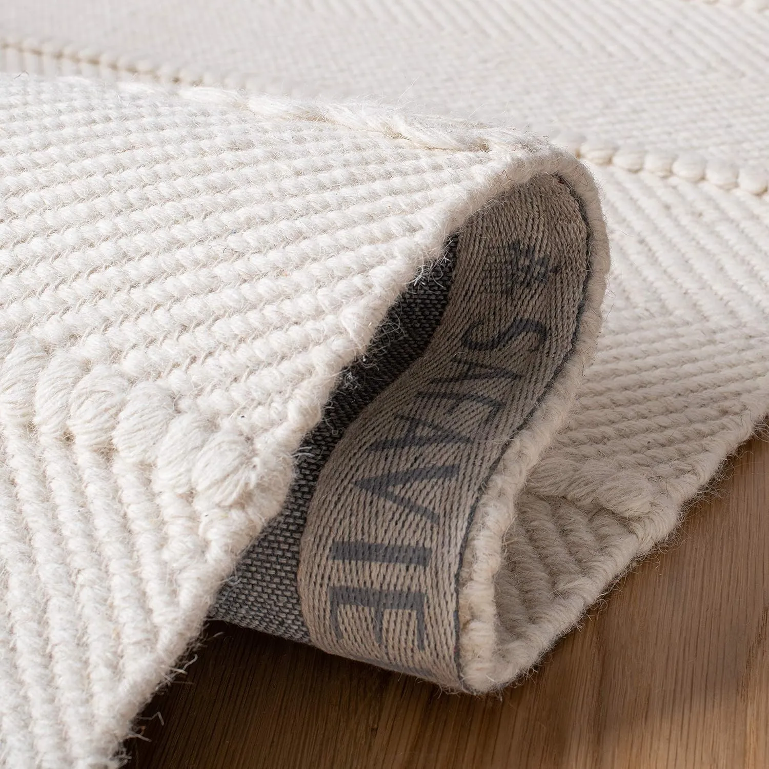 SAFAVIEH Natura Collection Area Rug - 6' x 9', Natural, Handmade Wool, Ideal for High Traffic Areas in Living Room, Bedroom (NAT215A)