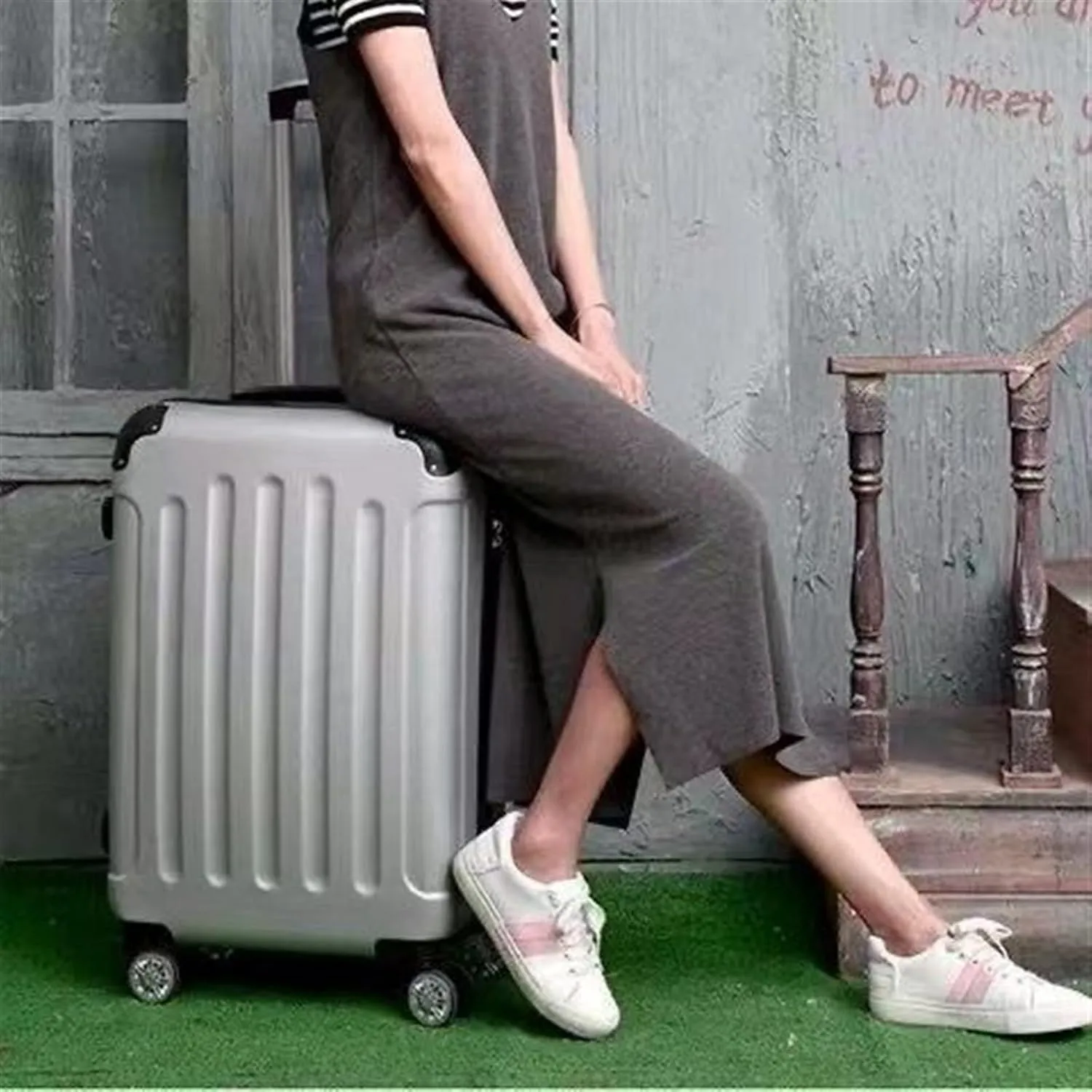 Suitcase 20 Inch Trolley Case with Large Capacity and Universal Wheels for Traveling and Reducing The Weight of The Suitcase(Black)