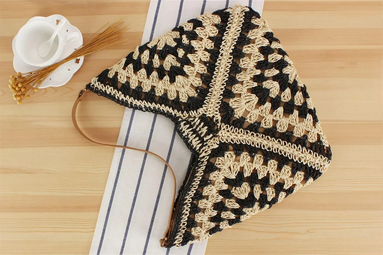 Teeya Straw Crossbody Bag Women Weave Shoulder Bag Round Summer Beach Purse and Handbags