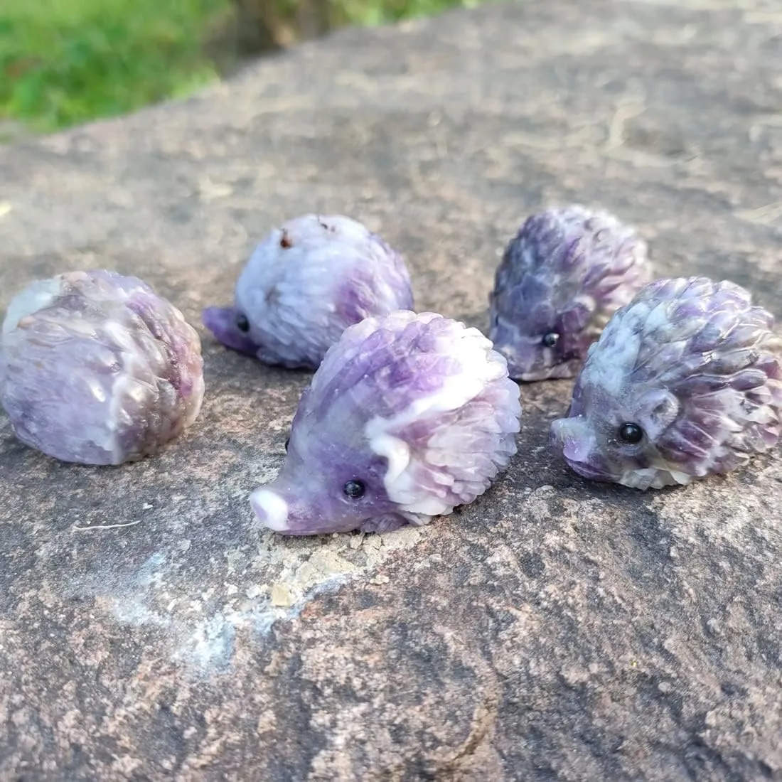 YGLINE Amethyst Hedgehog Mini Animal Statue Hand-Carved Gemstone Healing Crystal Collection