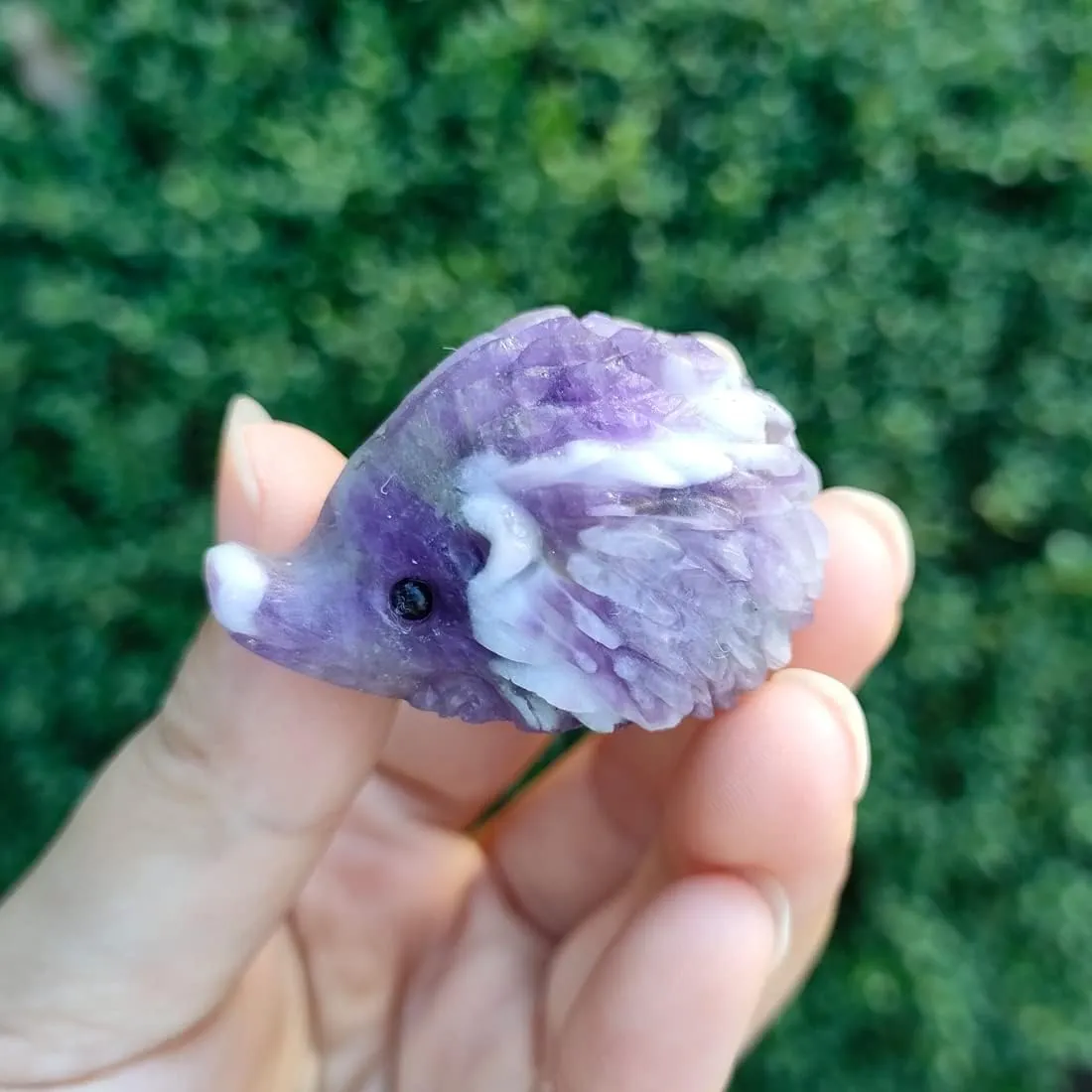 YGLINE Amethyst Hedgehog Mini Animal Statue Hand-Carved Gemstone Healing Crystal Collection